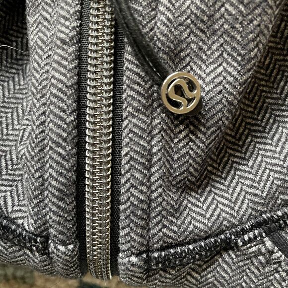 Lululemon Women’s Asana herringbone zip up jacket Gray/ Black Size S - Picture 10 of 15